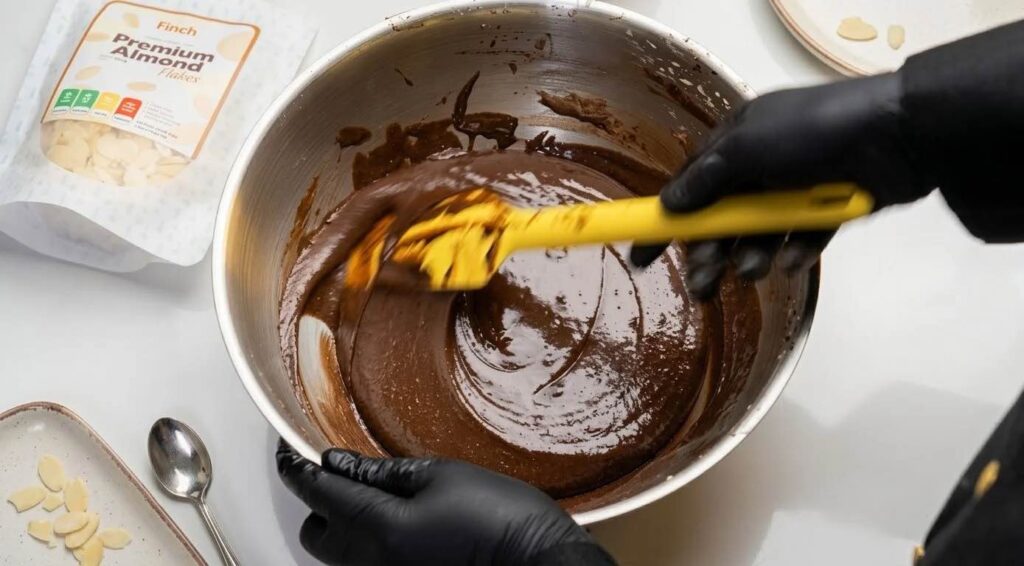 Cocoa brownie Whisk the mixture
