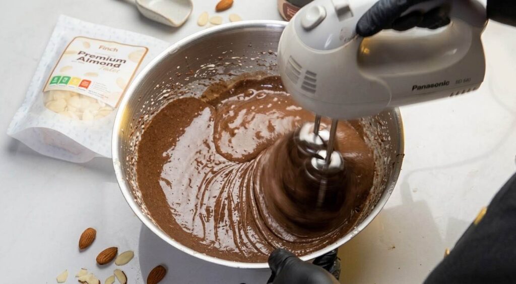 Cocoa brownie Beating the mixture